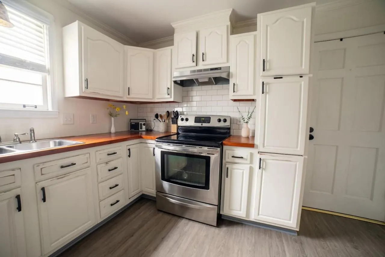 Holiday home Cozy Getaway Mins To Downtown, Broadway Airport Villa Nashville