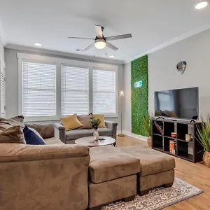 Holiday home Modern Nations - Walkable - 5 Mi Downtown, Nashville